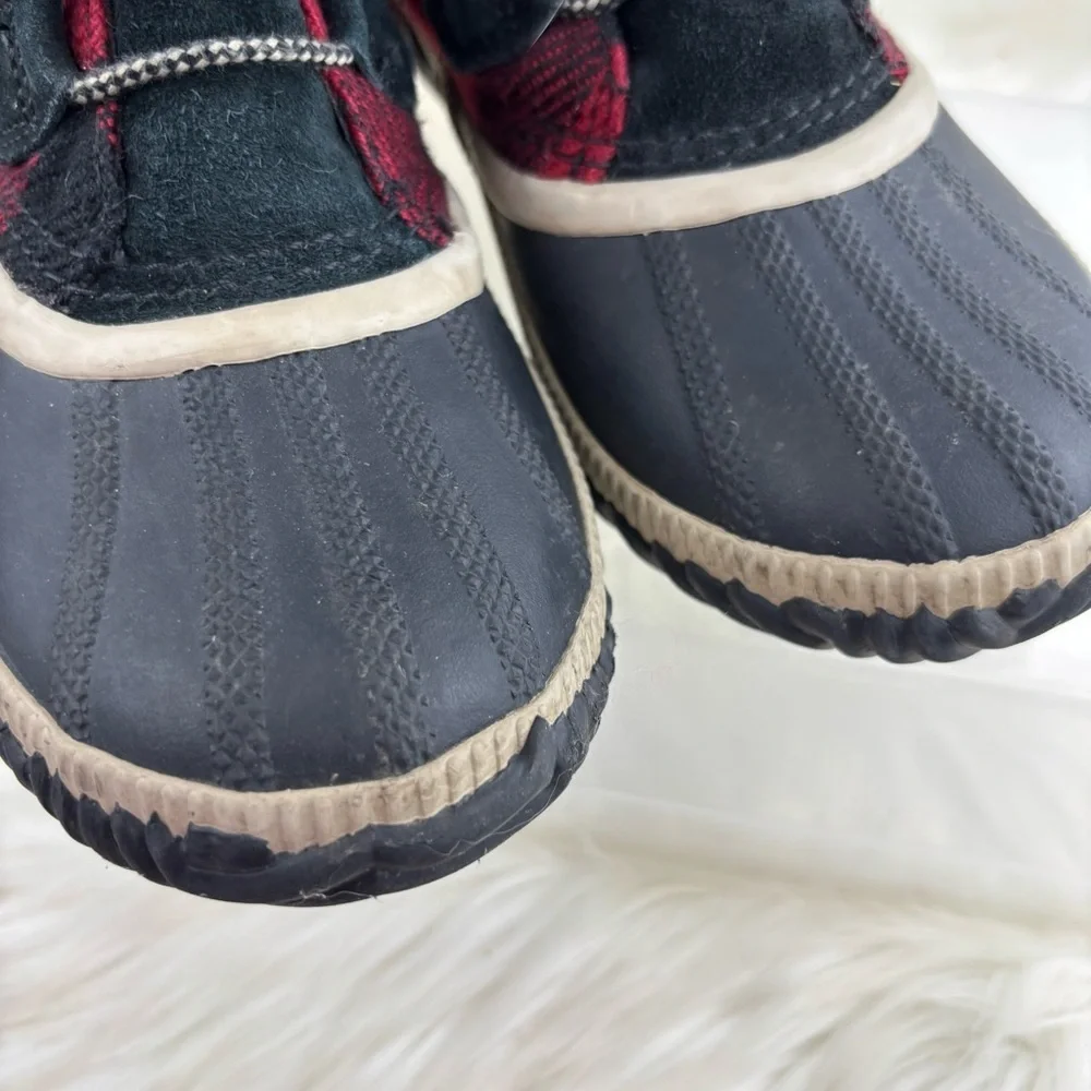 Sorel Out N About plus plain Ankle Winter Boots size 7W